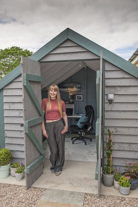 This home office in a shed has just won an award Gym, Man Cave, Home Office, Shed Home Office Ideas, Shed Office Ideas, Shed Office Ideas Backyards, She Shed Office Work Spaces, Shed Office Interior, Shed Office