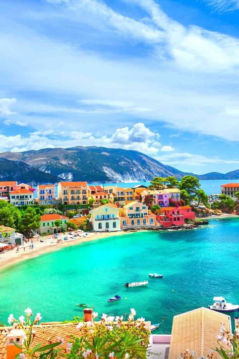Guide to the best islands in Greece to visit in your life time. Create the perfect Greek island-hopping itinerary with these stunning islands. From Rhodes to Syros, Mykonos to Santorini and Skiathos to Zante and more. #wanderlust #inspiration #europe #islands #itsallbee #beautifuldestination Mykonos, Trips, Greece Holiday, Skiathos, Destinations, Rhodes, Santorini Island Greece, Greece Vacation, Places To Travel