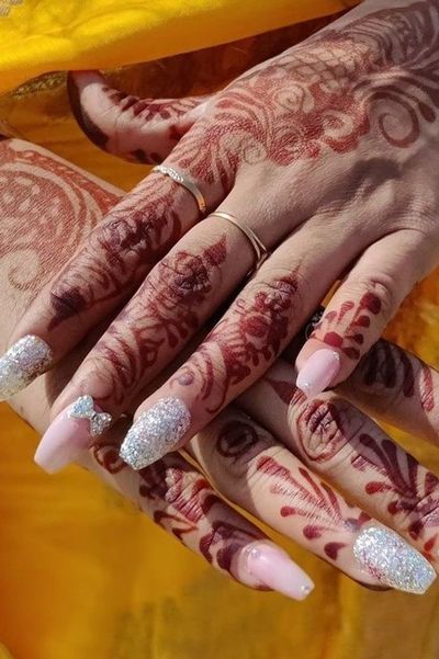 Excited to flaunt your bridal bling? Get inspired by these latest nail art designs so you can snap some perfect ring selfies for the �Gram! Art, Nail Art Designs, Bridal Nail Art, Bride Nails, Latest Nail Art, Nail Art Wedding, Wedding Nail, Engagement Nails, Silver Nail Art