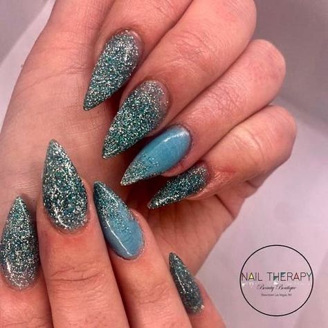 Just because you don't want long nails doesn't mean you have to compromise on style. Get to the point with these 16 short stiletto nails ideas! Click the article link for more photos and inspiration like this // #classyshortstilettonails #coffinnailswithstilettopinky #cutestilettonailsshort #sharpshortstilettonails #shortblackstilettonails #shortstilettonaildesigns #shortstilettonails #smallstilettonails Nail Designs, Accent Nails, Ideas, Inspiration, Nail Art Designs, Stiletto Nails Designs, Tapered Square Nails, Black Stiletto Nails, Square Nails