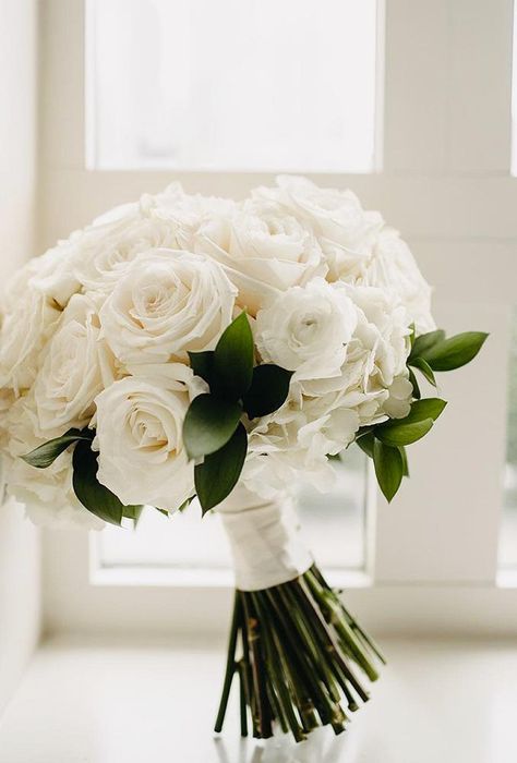 Bouquets, Wedding Bouquets, Small Wedding Bouquets, Classic Wedding Bouquet, White Wedding Bouquets, Wedding Boquet, Simple Wedding Bouquets, Elegant Wedding Bouquets, Wedding Bouquets Bride