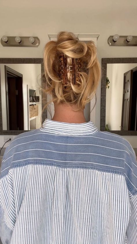 622K views · 141 shares | Claw clip updo for fall🍂 #clawclip #clawcliphairstyle | Morgan ✿ | crowns_of_glory__ · Original audio Clip Hairstyles, Hair Updos, Hairstyles With Glasses, Hairdo For Long Hair, Long Hair Updo, Curly Hair Styles, Cool Hairstyles, Everyday Updos, Hair Dos
