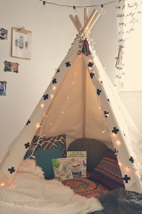 The Magic Teepee | Community Post: 21 Awesomely Creative Reading Spaces For The Classroom Child's Room, Girls Bedroom, Room Decor, Decoracion De Interiores, Kids Bedroom, Kids Room, Boy Room, Room, Kids' Room