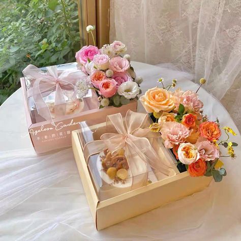 IMEE Beautiful Transparent Flower Packing Cake Box Hand Held Clear Dessert Box for Valentine's Day Mother's Day https://m.alibaba.com/product/1600184538830/IMEE-Beautiful-Transparent-Flower-Packing-Cake.html?__sceneInfo={"cacheTime":"1800000","type":"appDetailShare"}