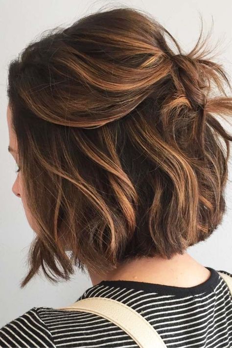Find out how to style cute short hair with the help of our brilliant ideas that are extremely easy to pull off. Get some inspo to style your short hair. Ombre, Short Hair Styles, Long Hair Styles, Balayage, Gaya Rambut, Haar, Rambut Dan Kecantikan, Short Hairstyle, Bob