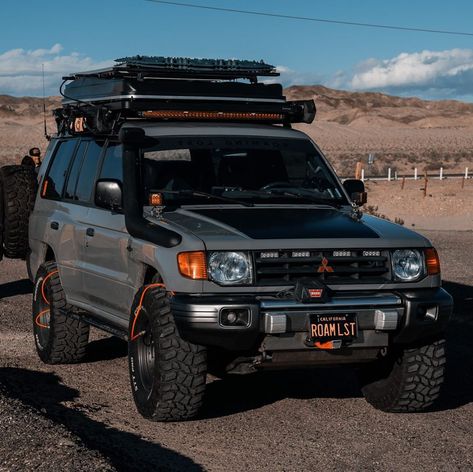 Roaming Lost no Instagram: “Have you ever thought of wrapping a 20 yr old truck? Well I did it! 😅 @tacotroopers recently undertook the task of wrapping a stubborn…” Four Wheel Drive, Trucks, Toyota Land Cruiser, Overland Truck, Offroad Vehicles, Overlanding, Carros, Overland Vehicles, Offroad Trucks