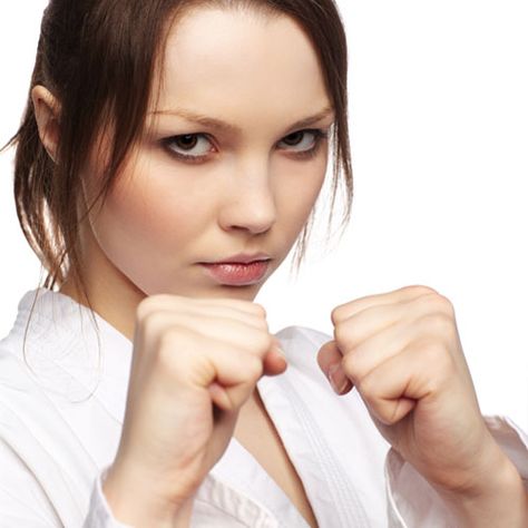 5 defense tips every woman needs to know Ideas, Self Defense Women, Self Defense, Self Defense Tips, Self Defense Tools, Defense, Need To Know, Womens Health, Self