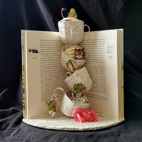 Crafts, Altered Books, Diy, Techno, Origami, Miniature, Alice In Wonderland Tea Party, Diy Book, Book Decor