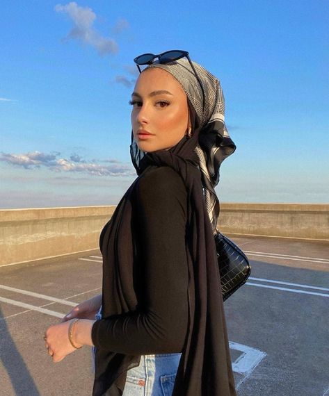All The Ways To Wear A Bandana With Hijab - Hijab Fashion Inspiration Muslim, Hijabs, Hijabi, Hijabi Style, Gaya Hijab, Niqab, Beautiful Hijab, Hijab, Hijab Fashion Inspiration