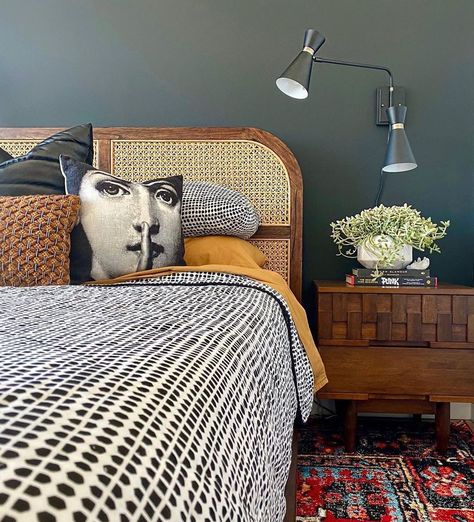 Scroll through these midcentury modern bedrooms to inspire your next bedroom remodel. Emulate characteristics from one of the best eras of design. Apartment Therapy, Home, Interior, Bedroom, Home Décor, Bed Furniture, Mid Century Modern Bedroom, Midcentury Bedside Table, Midcentury Bedroom