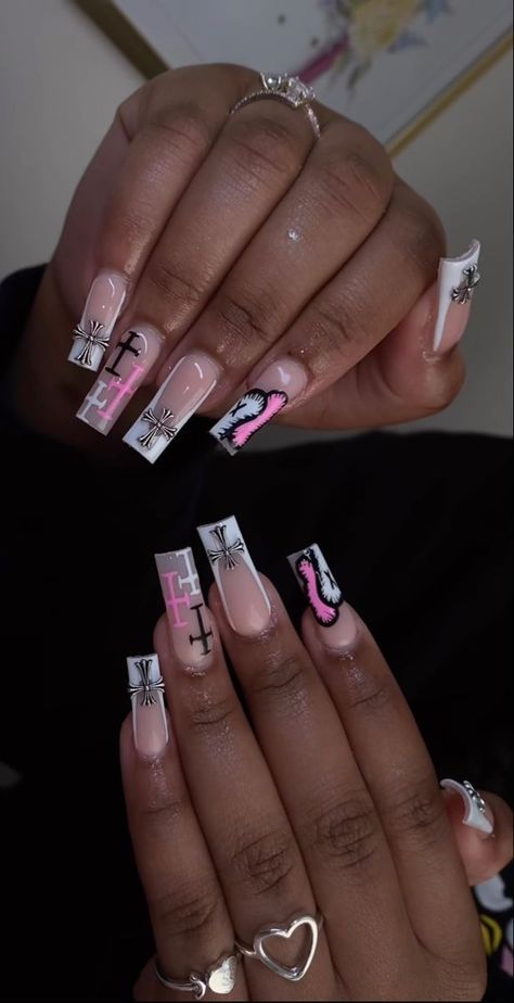 After fur nails, you probably thought that you had seen all the craziest nail art ideas. Well, we interrupt your pleasant day to bring you teeth on your fingers. Nail Arts, Nail Designs, Pretty Nails, Nail Inspo, Uñas, Nails Inspiration, Cute Acrylic Nails, Dope Nail Designs, Uñas Decoradas