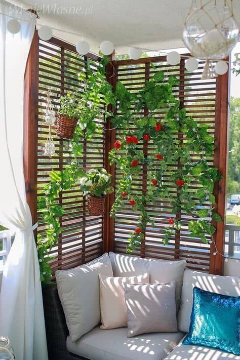 What can I put on a small balcony? | Home Trends Magazine Patio Design, Outdoor Living, Outdoor Patio, Porch, Small Balcony Garden, Patio Decor, Small Balcony Ideas, Outdoor Garden, Small Balcony Decor