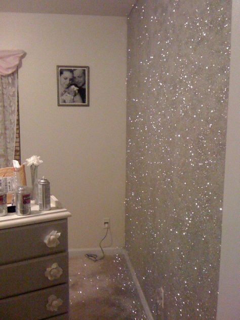Glitter Accent Wall 3 pounds of loose glitter, 2 cans adhesive spray paint, 1 paper plate, 1 straw. Pour some glitter on plate. Spray each sq ft of wall with adhesive. Blow glitter from plate onto wall with straw. Finish with 2 cans of clear gloss spray paint to last for a lifetime. Messy but fun. Gorgeous! -chrissydixon: Decoration, Home Décor, Design, Glitter Accent Wall, Glitter Paint For Walls, Glitter Paint Bathroom Ideas, Glitter Wall, Glitter Room, Glitter Bedroom