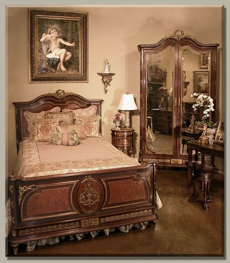 Antique French Louis XVI Mahogany & Marquetry Bedroom Suite Antique Interior, Home Décor, Bedroom Vintage, Antique Furniture, Interior, Antique French Bed, Antique French Furniture, Antique French Bedroom, Antique Furniture Vintage