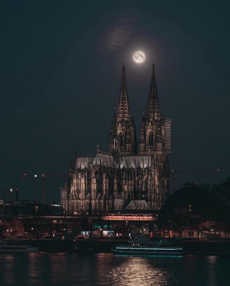 l'art imite la réalité (@artgate2) / Twitter Art, Instagram, Architecture, City, Deutschland, Cologne Germany, Cologne Cathedral, Scenery, Views