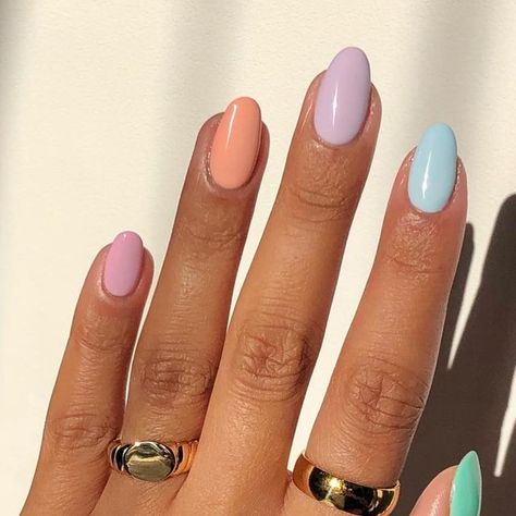 Instagram, Outfits, Spring Nail Colors, Multicoloured Nails, Nail Color Combos, Color Block Nails, Gel Nail Colors, Round Nails, Different Color Nails