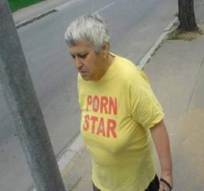 30 Old People in Awesome Bad Ass T-Shirts Motivation, Humour, Funny Jokes, Funny Kids, Funny Cartoons, American Funny Videos, Hilarious, Funny Old People, New Funny Jokes