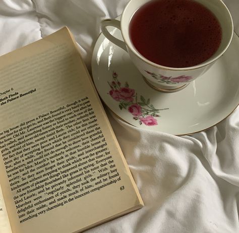 #books #tea #cottagecore #aesthetic #littlewomen #grandmacore #vintage #vintageaesthetic #rainy #grandmaaesthetic #love #cozy #cozycore Ideas, Inspiration, Instagram, Vintage, Reading, Aesthetic Cottagecore, Aesthetic Vintage, Book Aesthetic, Cottagecore Aesthetic
