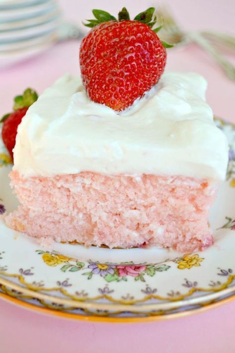 Strawberry-Sheet-Cake-with-Lemon-Frosting-1
