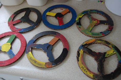 R: Make these steering wheels. Roxaboxen Pre K, Crafts, Wheel Craft, Wheel Crafts, Steering Wheels, Steering Wheel, Wheels On The Bus, Wheel Art, Projects