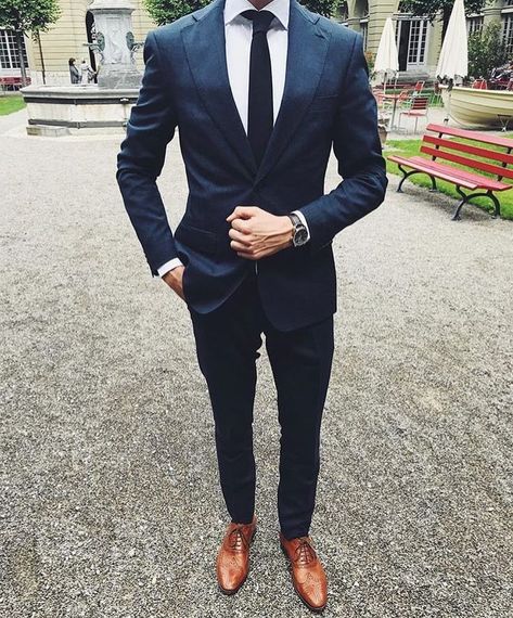 19 Style Resolutions for 2019 – MANNER Stylish Men, Suits, Men's Fashion, Men Dress, Man, Mens Suits, Mens Fashion, Mens Outfits, Blue Suit Men