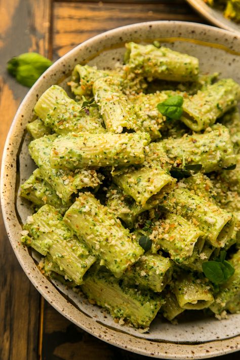 Creamy Pesto Rigatoni with Chili Garlic Breadcrumbs is the pasta recipe you didn't know you needed. I    love all things green and pesto has always been a way for me to enjoy my favorite leafy greens and pack in ALL the herbs. This pesto is super easy to make because all of the ingredients get Pesto, Pasta, Healthy Recipes, Brunch, Pesto Pasta Recipes, Creamy Pesto Pasta, Creamy Pesto, Creamy Pesto Pasta Recipe, Easy Pesto Pasta
