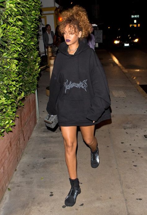 Rihanna, Outfits, Celebrity Style, Rihanna Street Style, Celebrity Street Style, Rihanna Style, Rihanna Outfits, Street Style Looks, Rihanna Looks