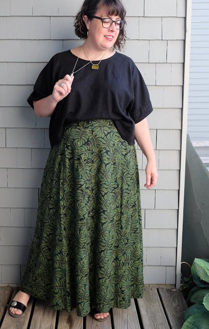 Meg sewed a fun monstera-leaf print Holyoke Skirt! The Cashmerette Holyoke Maxi Dress and Skirt is perfect for summer. Designed for curves with bra-friendly straps, this pattern comes in sizes 12 - 28 and cup sizes C - H. Dressing, Skirt Outfits, Maxi Skirt Outfits, Outfits, Boho Skirt Pattern, Maxi Skirt Pattern, Skirt Pattern, Boho Skirts, Maxi Skirt Dress
