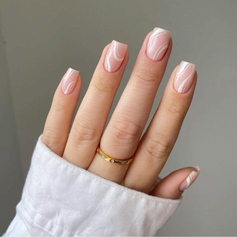 Super cute and classy fake nails on a budget! 💅 Nail Designs, Girls Nails, Ongles, Cute Nails, Pretty Nails, Kuku, Short Fake Nails, Trendy, Cute Gel Nails