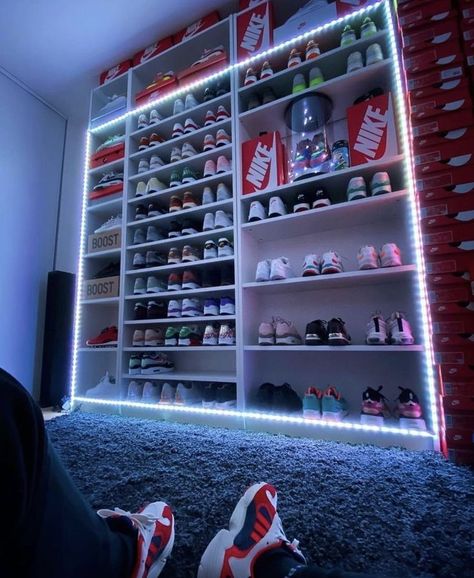 Jordans, Trainers, Nike, Sneakerhead Room, Sneakerhead Bedroom, Sneaker Head, Sneaker, Nike Shoes Girls, Shoe Room
