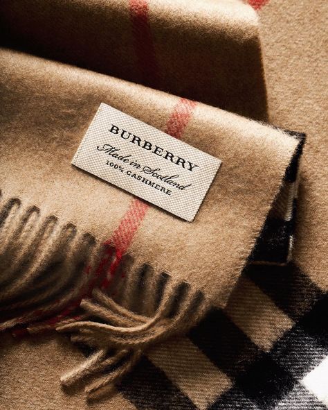 Burberry (@burberry) on Instagram: “Made in Scotland.  Cashmere @Burberry scarves are woven by local craftsmen at our 200 year-old mill…” Couture, Winter Fashion, Fashion, Haute Couture, Burberry, Women, Style, Pashminas, Kleding