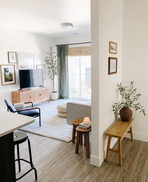 "Decorating My First Apartment": A lesson in budget-friendly classic pieces and creating moments - Chris Loves Julia Interior, House Design, Inspiration, Design, Ideas, Dekorasi Rumah, Apt, Nook, Ludlow