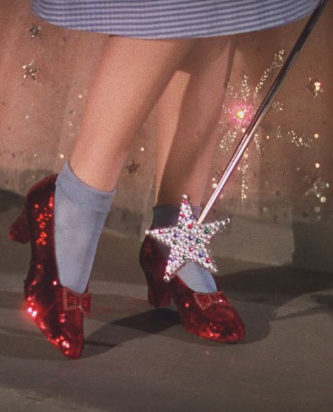 The Wizard of Oz Musicals, Wizard Of Oz, Films, Aesthetic, Red Aesthetic, The Wiz, Love Film, Film, Hollywood