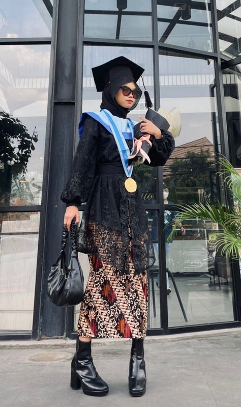 [PaidAd] 43 Trendy Graduation Outfits Tricks You Need To See 2023 #dress Outfits, Kondangan Outfit, Outfit Kondangan, Baju Wisuda Hijab, Ootd, Wisuda Outfit Hijab Kebaya, Model Kebaya, Batik Fashion, Model Kebaya Modern Hijab