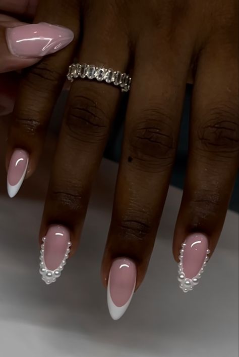 Pearl Nails, French Tip Acrylic Nails, Classy Almond Nails, Ongles, Pearl Nail Art, Square Acrylic Nails, Formal Nails, Almond Shape Nails, Pretty Nails