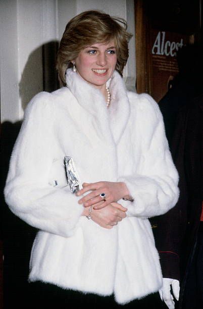 Princess Of Wales Wearing Fur Coat Pictures and Photos Princess Diana, Lady, Queen, Haute Couture, Princess Diana Pictures, Princess Diana Photos, Princess Diana Family, Princess Diana Fashion, Princess