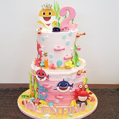 15 Adorable Baby Shark Birthday Cake Ideas (They're So Cute) Fondant, Shark Birthday Cakes, Shark Cake, Shark Birthday Party, Birthday Cake Girls, 2 Birthday Cake, Baby Birthday Cakes, Shark Themed Birthday Party, Baby Cakes