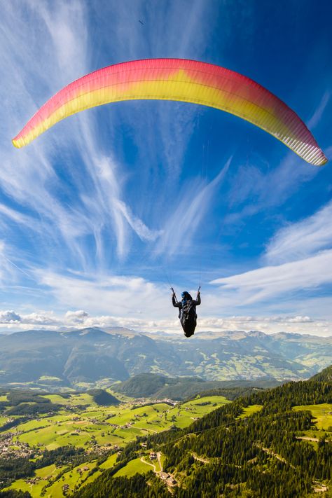 Paragliding in Interlaken, Switzerland - Europe's adventure capital. Switzerland, Rio De Janeiro, Nature, Fotos, Fotografie, Fotografia, Volo, Picture, Paragliding