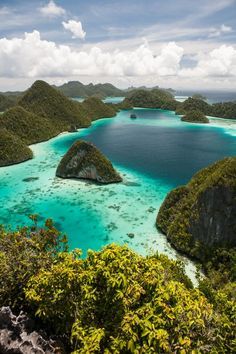 8 Incredibly Beautiful Places in Papua New Guinea|Pinterest: @theculturetrip Travel, Indonesia, Outdoor, Places, Beautiful, Papua, Picture, Visiting, Trip