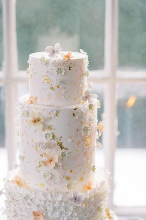 Wedding Cakes, Wedding Cake Designs, Simple Wedding Cake, Pastel Wedding Cakes, Floral Wedding Cakes, Wedding Cake Inspiration, Beautiful Wedding Cakes, Elegant Wedding Cakes, Dream Wedding Cake