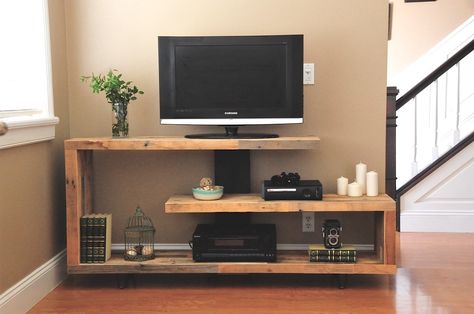Do you already have ideas for your weekend project? How about replacing your old TV stand with a new one? You can make these #DIY #TV #stand by yourself!  #DIYTVStand #WeekendProject #HomeDecor #PalletWood #WoodCrate Tv Consoles, Tv Stand Plans, Tv Console Modern, Entertainment Stand, Modern Tv Stand, Tv Stand Designs, Wooden Tv Stands, Diy Tv Stand, Wall Tv Stand