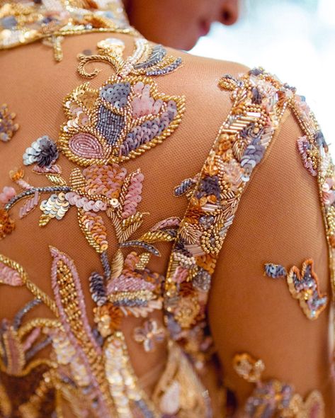 A focus on the details of Elie Saab Couture with a look that involved 13 craftsmen & women and more than 500 hours to complete Embroidery Designs, Couture, Sequins Embroidery, Sequin Embroidery, Beaded Embroidery, Embroidery Dress, Embroidery Fashion, Couture Embroidery, Bead Work