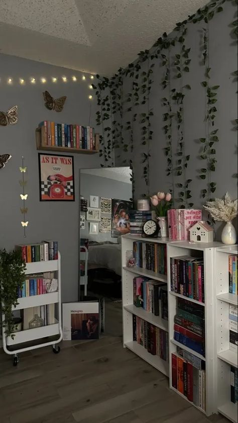 20 Teenage Girl Bedroom Decorating Ideas - HubPages Book Room Aesthetic, Pinterest Room Decor, Room Inspo, Book Bedroom, Room Makeover, Room Inspiration Bedroom, Room Aesthetic, Room Ideas, Room Ideas Bedroom