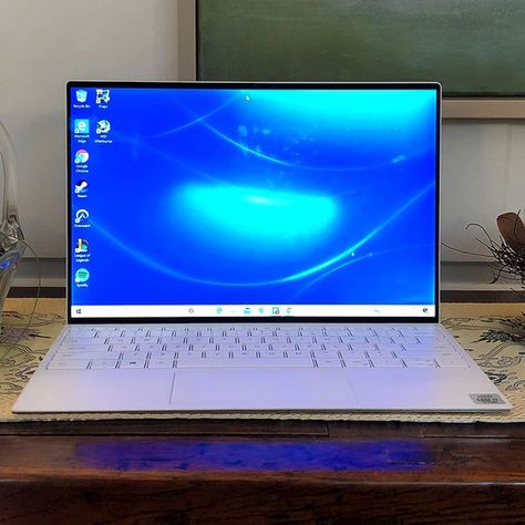 Iphone, Samsung, Compact, Ipad, Smartphone, Laptop Computers, Electronic Devices, Microsoft Surface Laptop, New Laptops