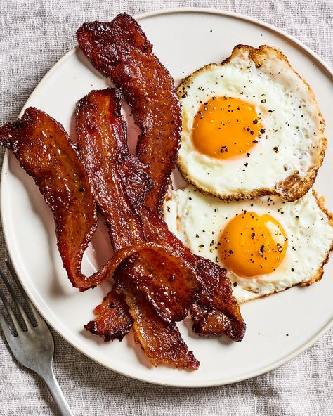The best bacon you’ll ever eat is sweet, smoky, and spicy. Bacon, Snacks, Breakfast Recipes, Brunch, Bacon Recipes, Best Bacon, Bacon Appetizers, Cooking Bacon, Candied Bacon