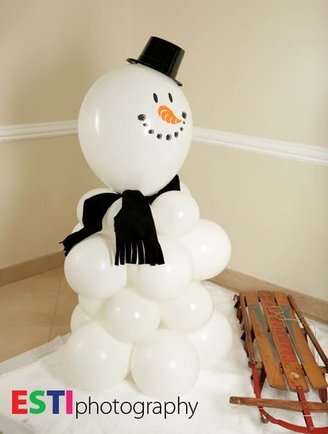 Balloon Snowman. Creative ideas for Christmas Balloon Art! Fun DIY Holiday Decorations that turn your home or party into a festive winter wonderland. Kids Christmas Party, Winter Wonderland Christmas, Winter Birthday Parties, Christmas Party, Winter Wonderland Party, Winter Wonderland Birthday, Kids Christmas, Winter Wonderland Decorations, Snowman Party