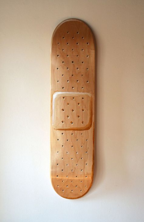 What a clever skateboard design! Too nice for skating...perfect for hanging on a boys room!  #skateboard #smile #clever www.rockmyroost.co.uk Graffiti, Skateboard, Kawaii, Bmx, Skaters, Skate, Skate Art, Michael Jordan, Cool Skateboards