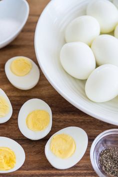 Perfect Easy-to-Peel Hard-boiled Eggs Egg Recipes, Pasta, Cooking, Easy Peel Eggs, Peeling Hard Boiled Eggs, Boiled Egg, Boiled Eggs, Egg, Easy
