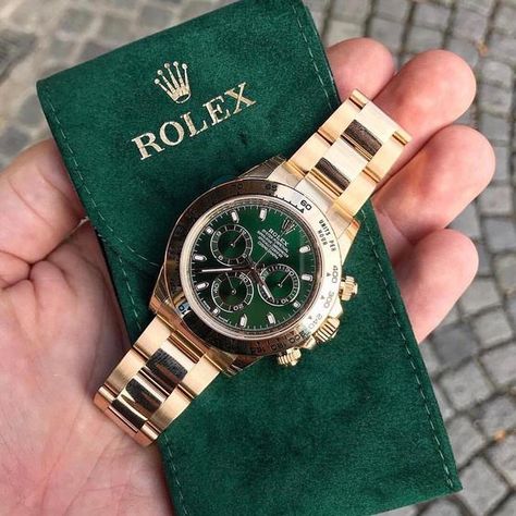 Montre de Luxe #clockradio #watchparts #watchstraps #timekeeper Luxury Watches, Rolex Men, New Rolex, Rolex Watches, Rolex Daytona, Rolex, Rolex Watches For Men, Armband, Luxury Watches For Men