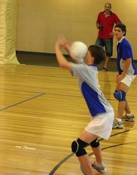 Funny volleyball pictures :) Fandom, Sports Humour, Funny Fails, Marvel, Jokes, Humour, Funny Memes, Gaming Memes, Sports Humor
